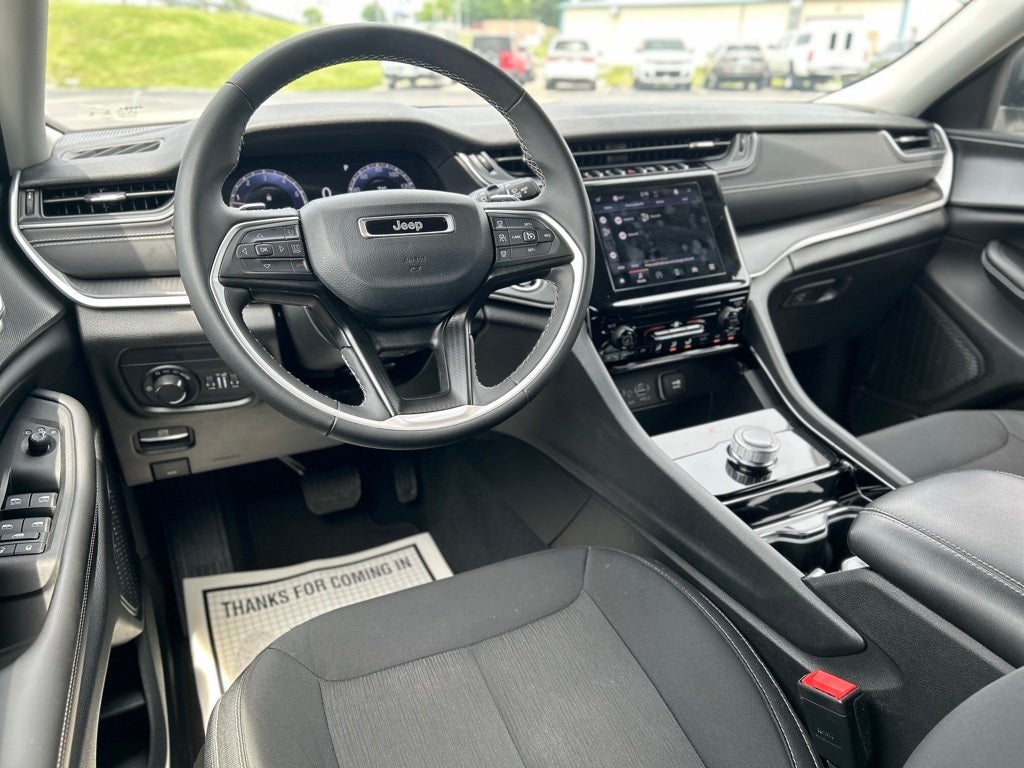 2023 Jeep Grand Cherokee L Laredo