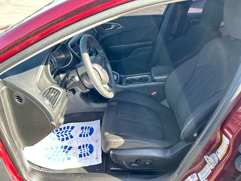 2016 Chrysler 200 LX