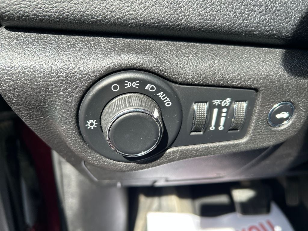 2016 Chrysler 200 LX