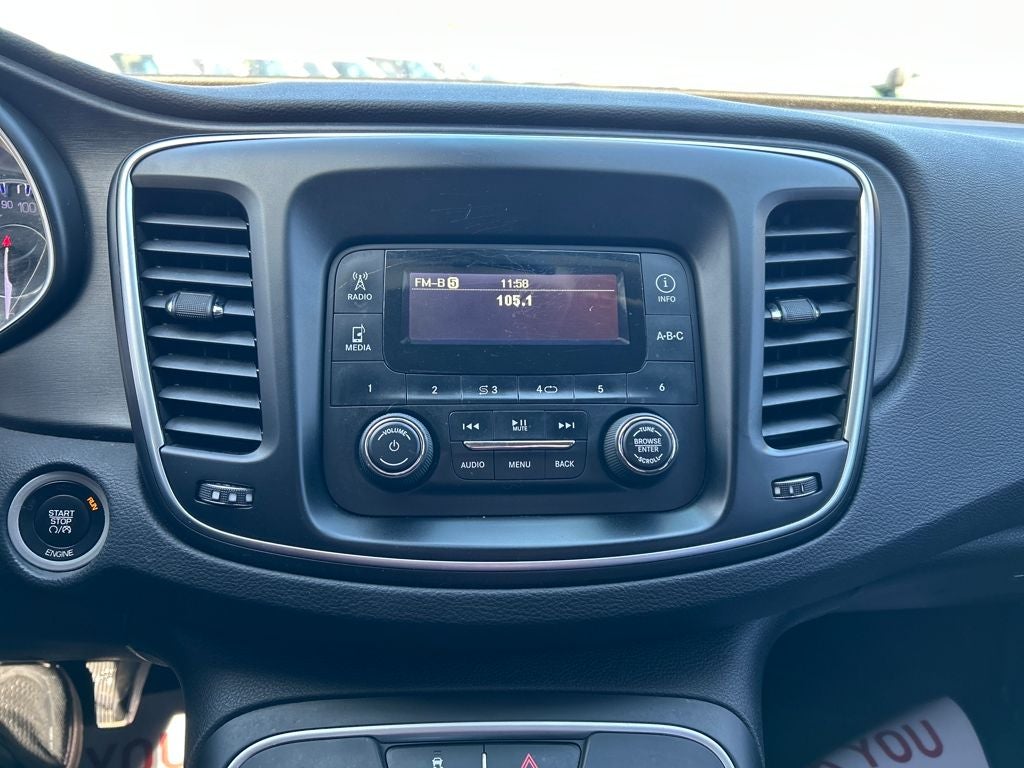 2016 Chrysler 200 LX