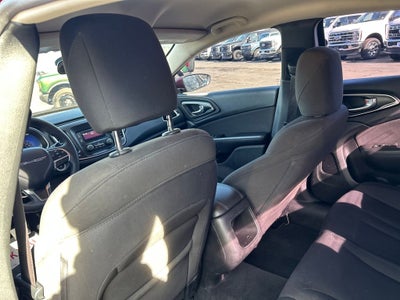 2016 Chrysler 200 LX