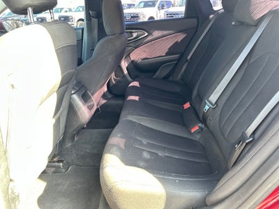2016 Chrysler 200 LX
