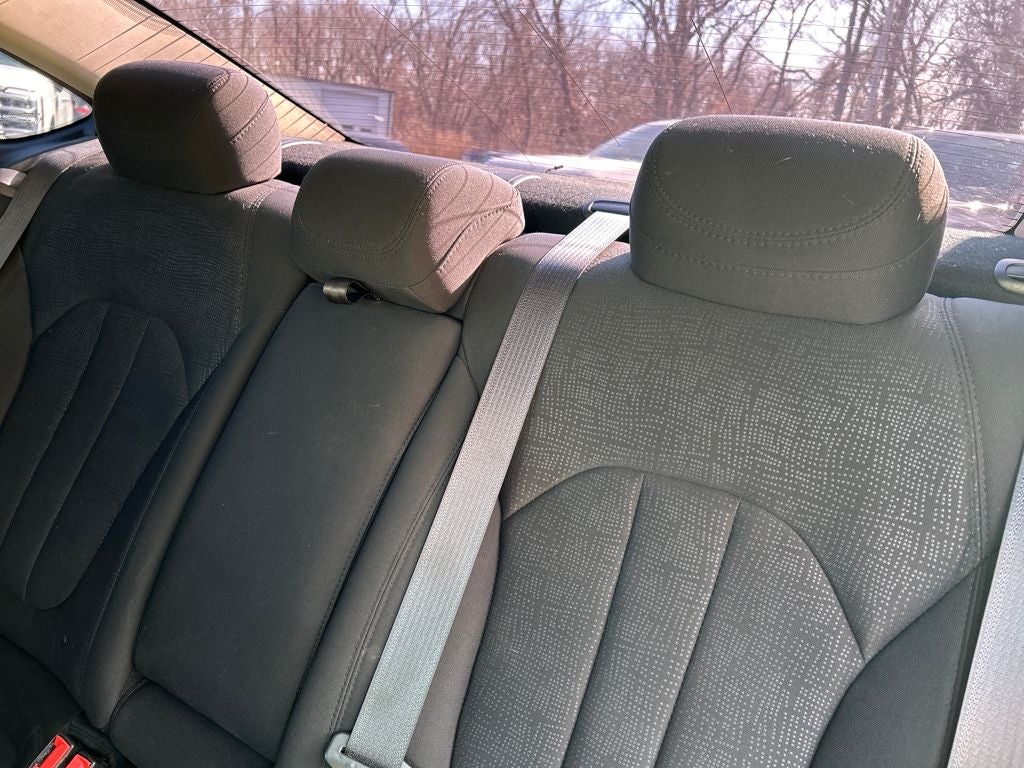 2016 Chrysler 200 LX