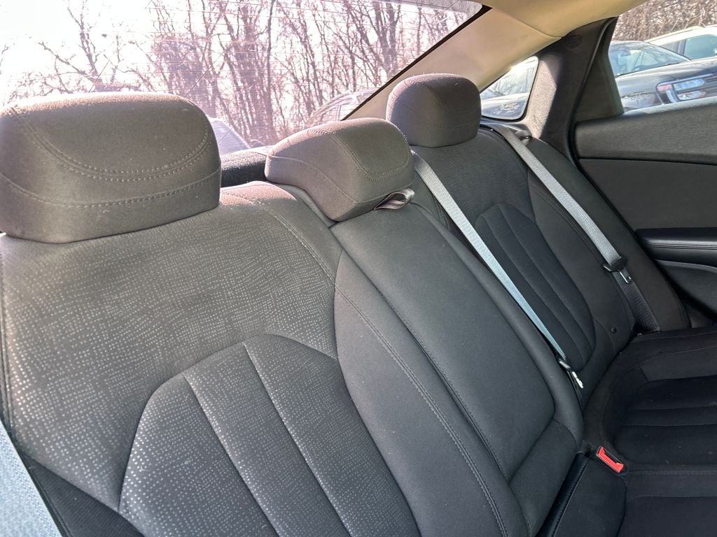 2016 Chrysler 200 LX