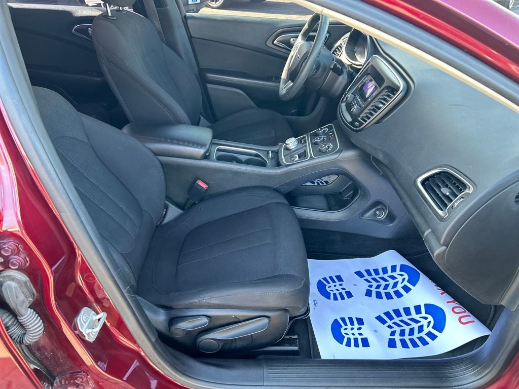 2016 Chrysler 200 LX