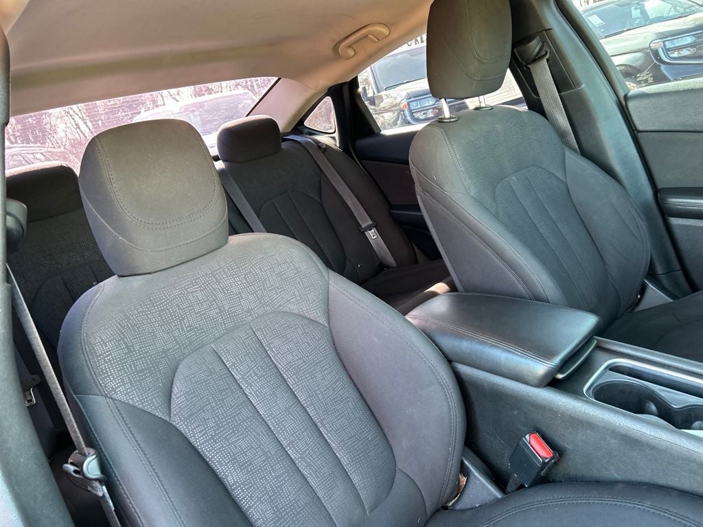 2016 Chrysler 200 LX