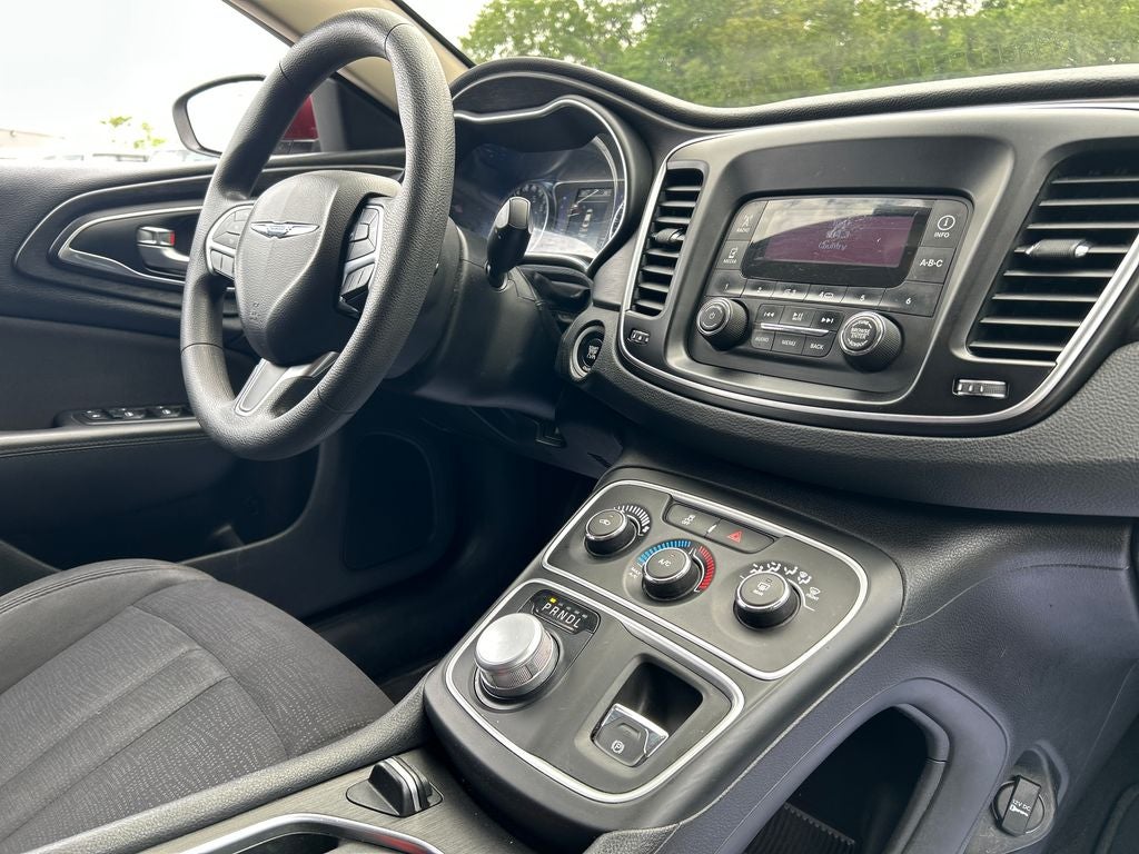 2016 Chrysler 200 LX