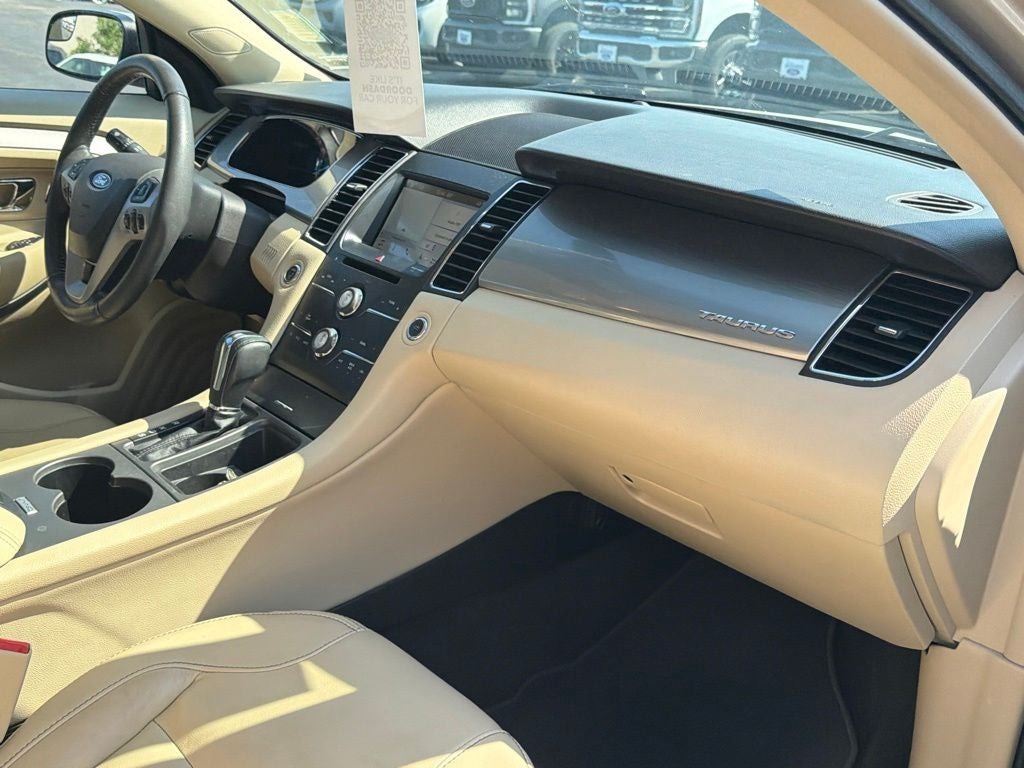 2018 Ford Taurus SEL