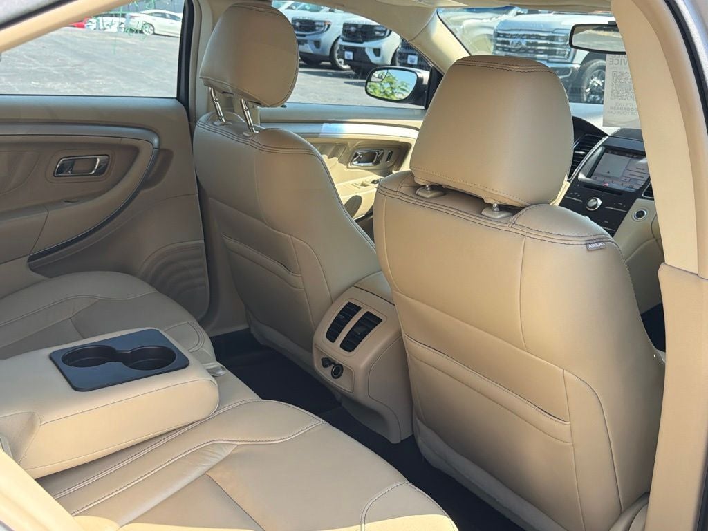 2018 Ford Taurus SEL