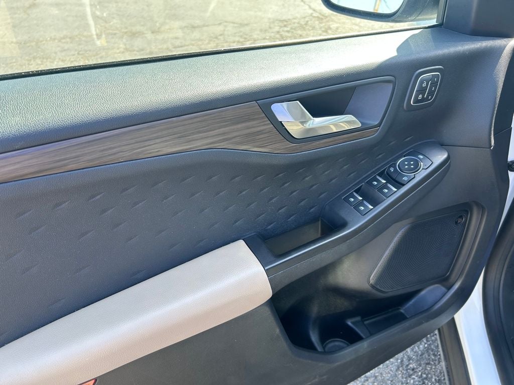 2020 Ford Escape Hybrid Titanium