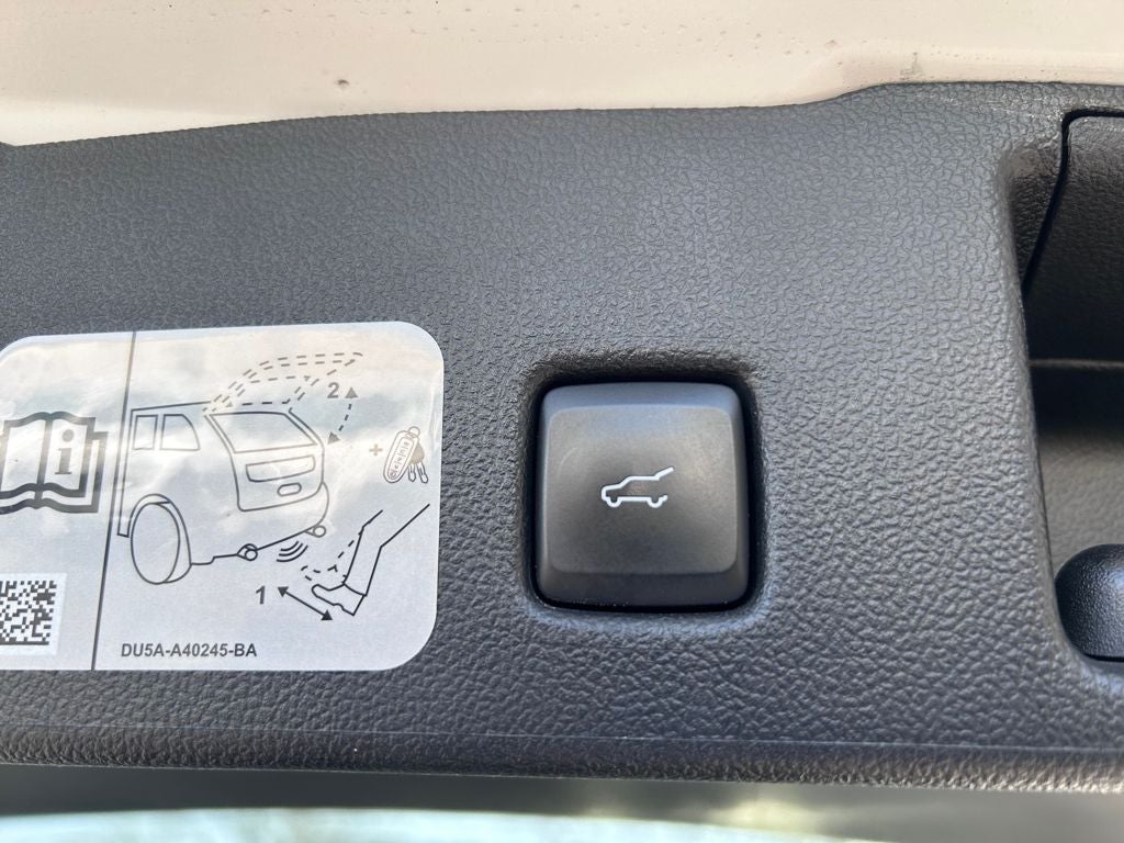 2020 Ford Escape Hybrid Titanium