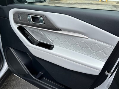 2025 Ford Explorer Platinum