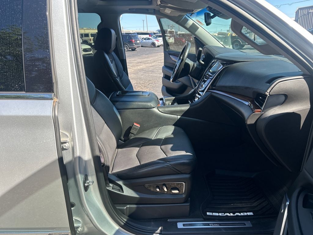 2016 Cadillac Escalade Luxury