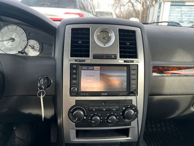 2010 Chrysler 300C Base