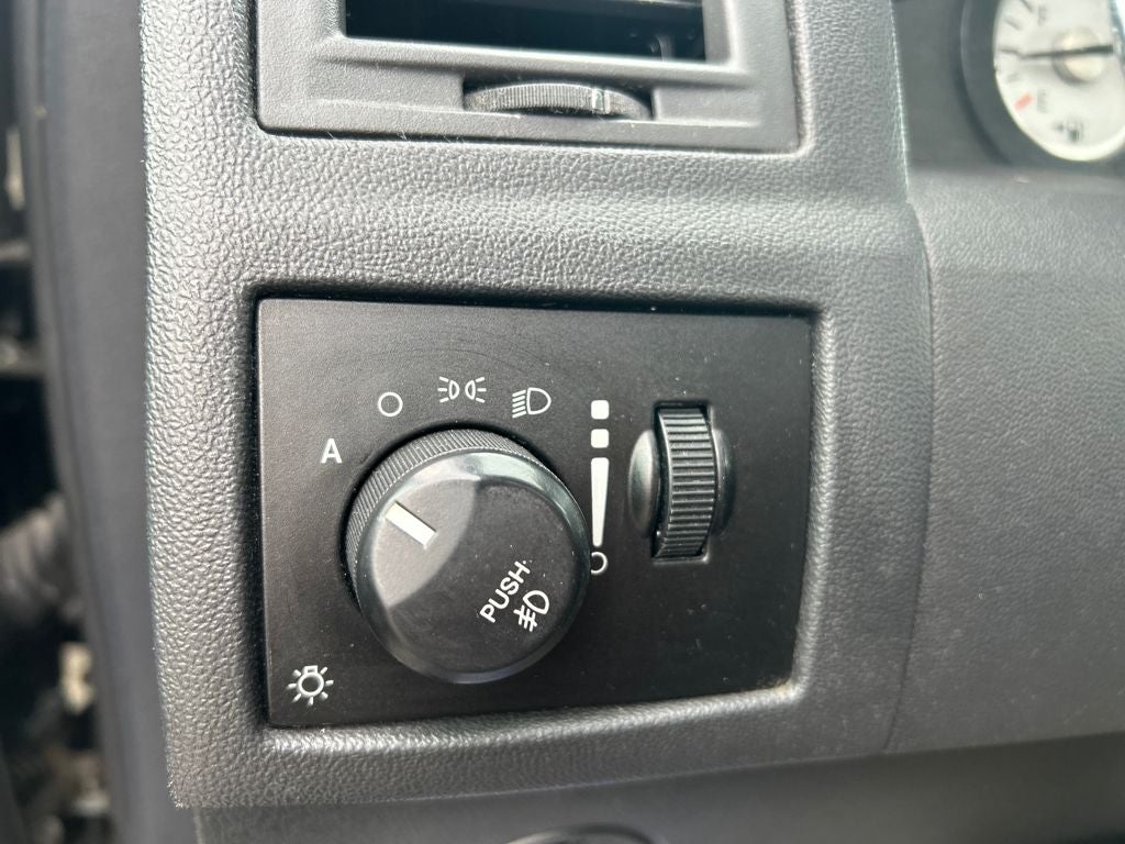 2010 Chrysler 300C Base