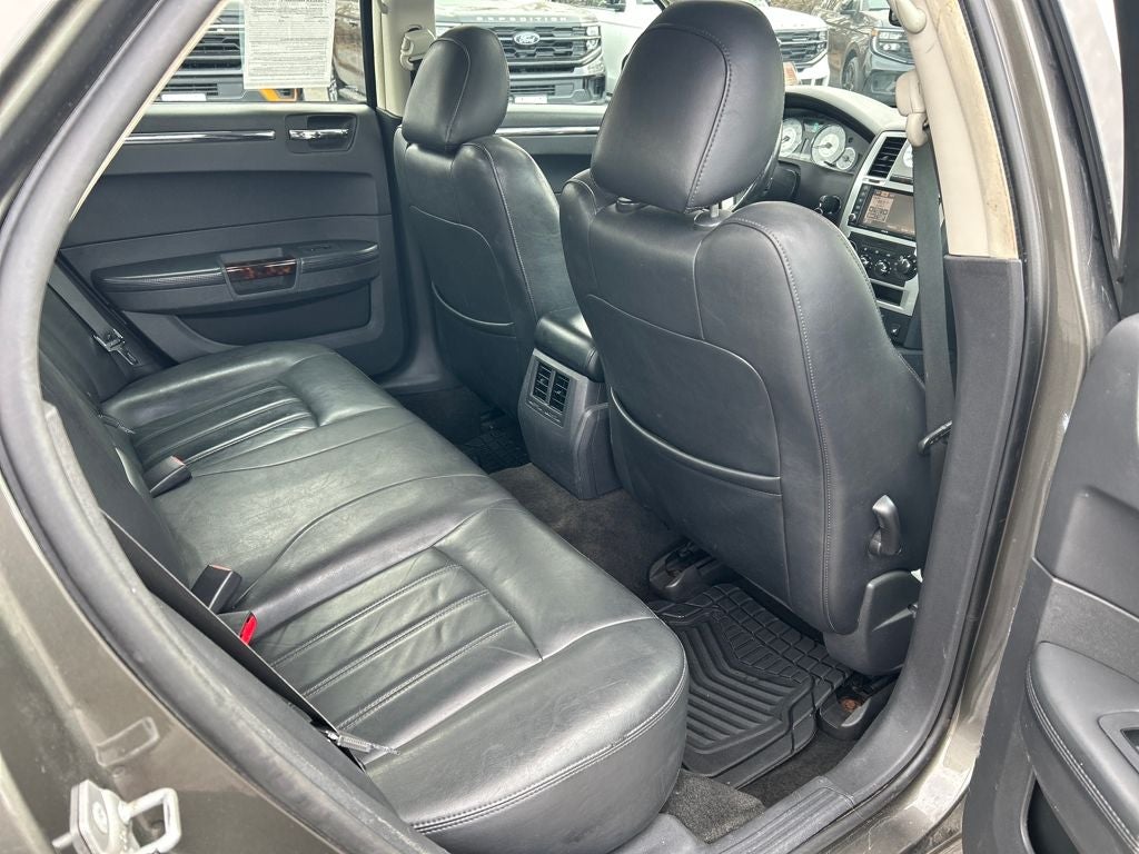 2010 Chrysler 300C Base