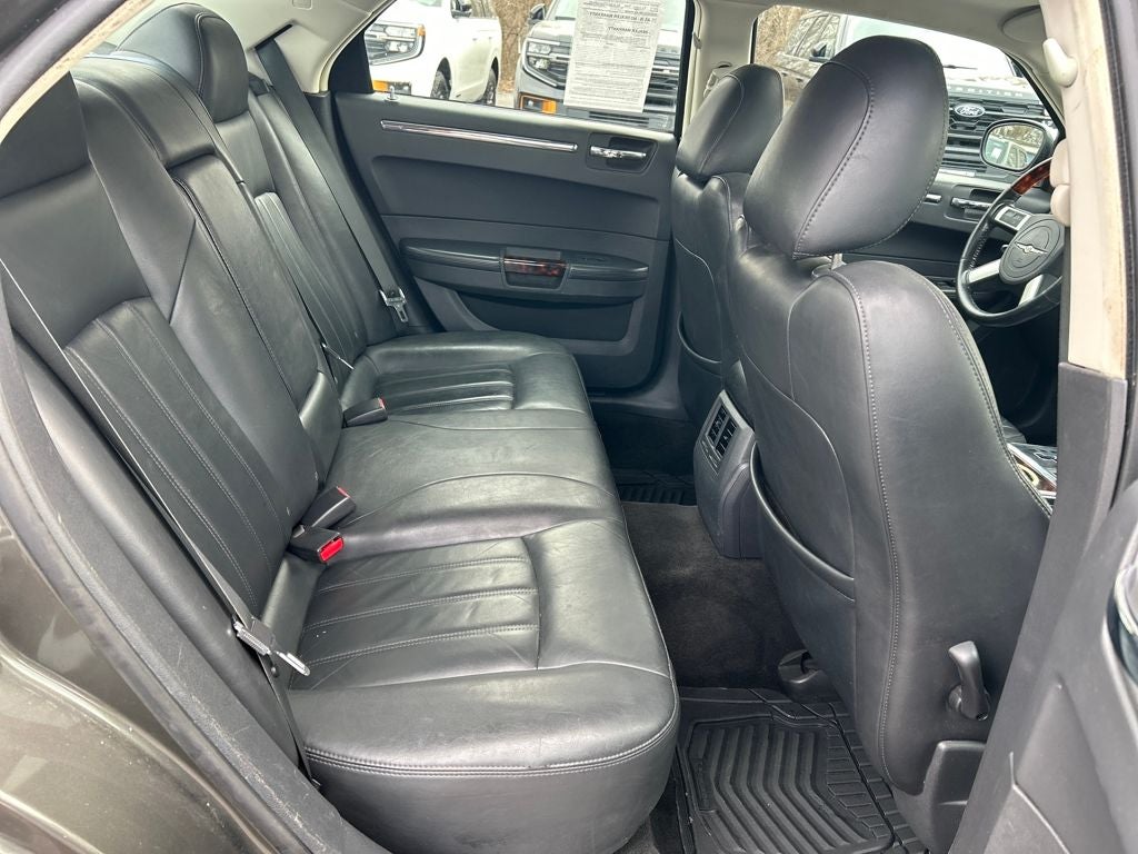 2010 Chrysler 300C Base