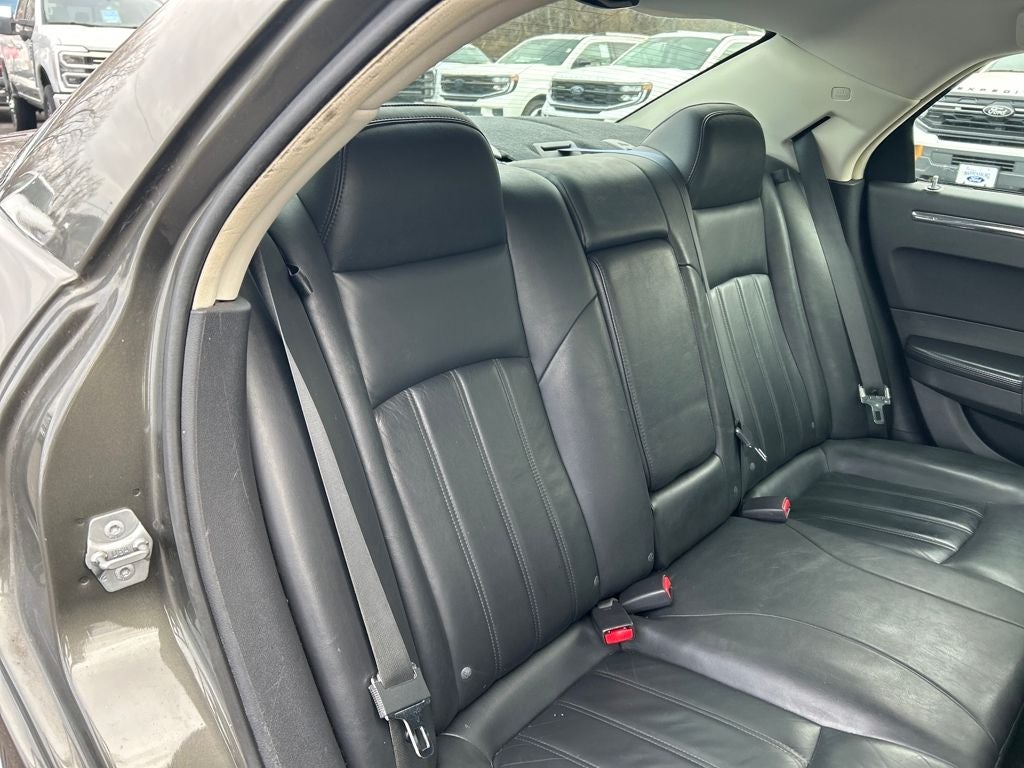 2010 Chrysler 300C Base