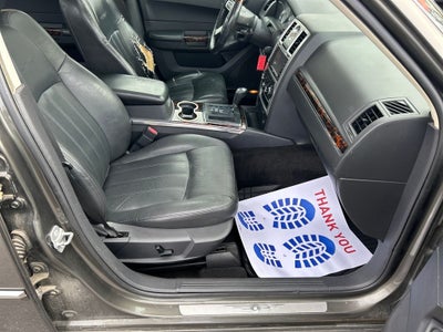 2010 Chrysler 300C Base