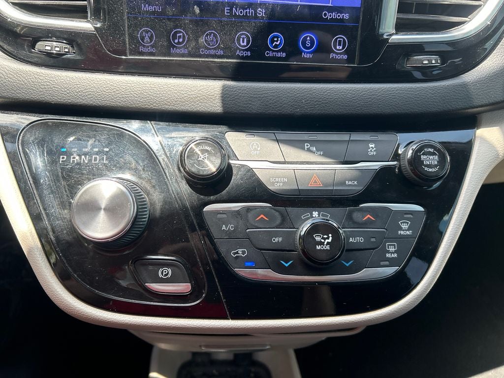 2017 Chrysler Pacifica Touring L Plus