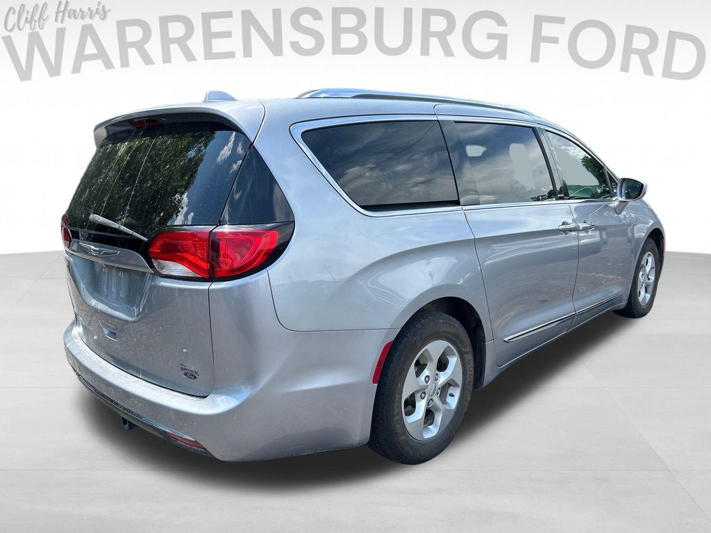 2017 Chrysler Pacifica Touring L Plus