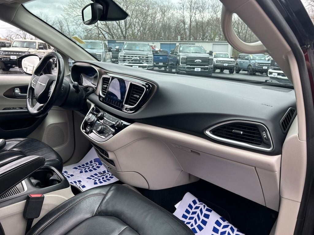 2017 Chrysler Pacifica Touring L Plus