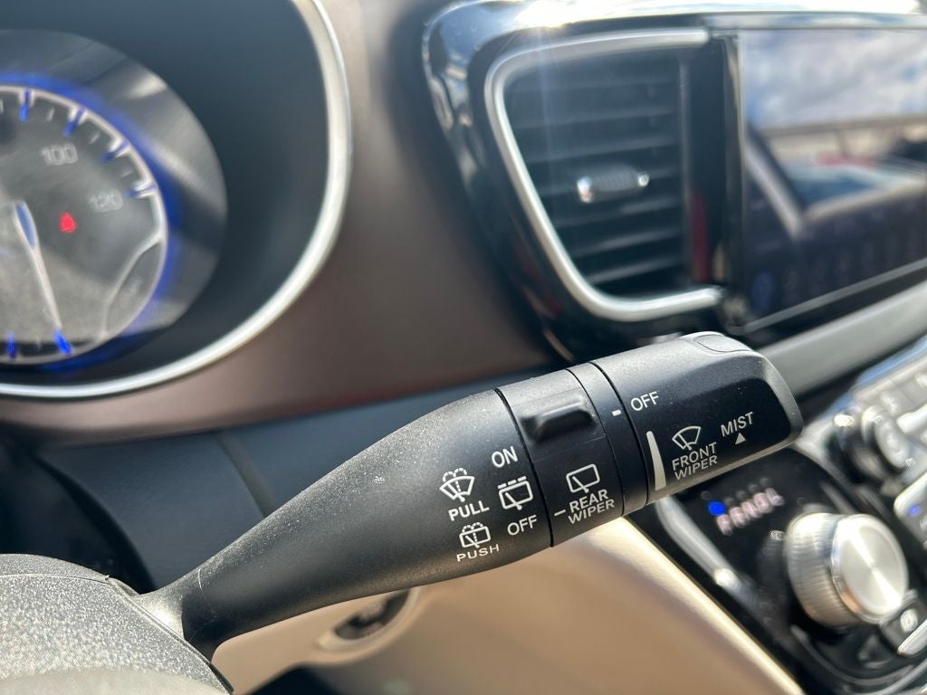 2017 Chrysler Pacifica Touring L Plus