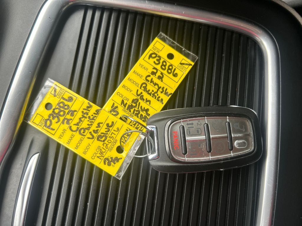 2022 Chrysler Pacifica Touring L