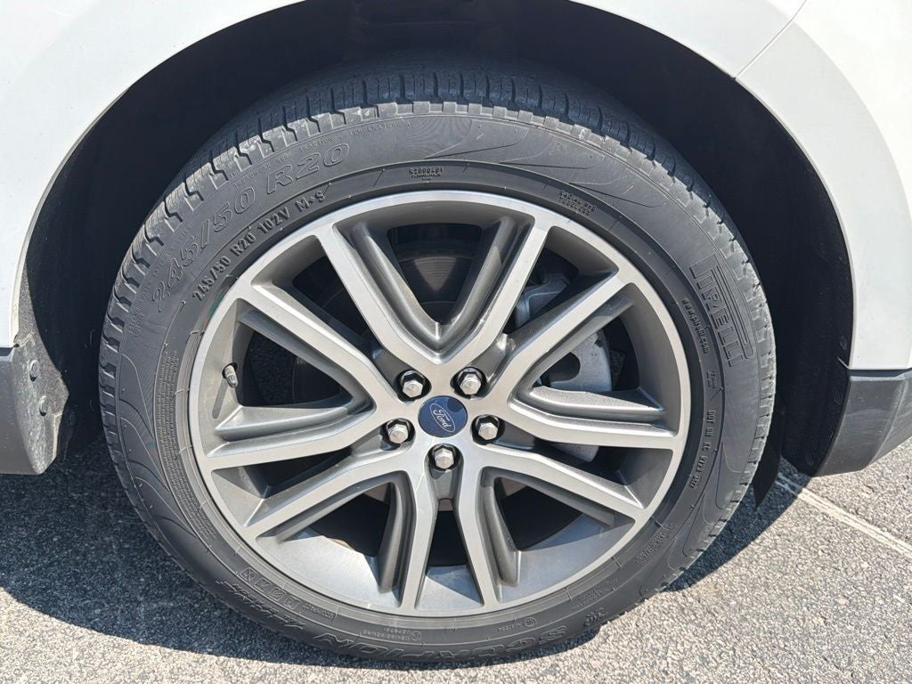 2022 Ford Edge Titanium