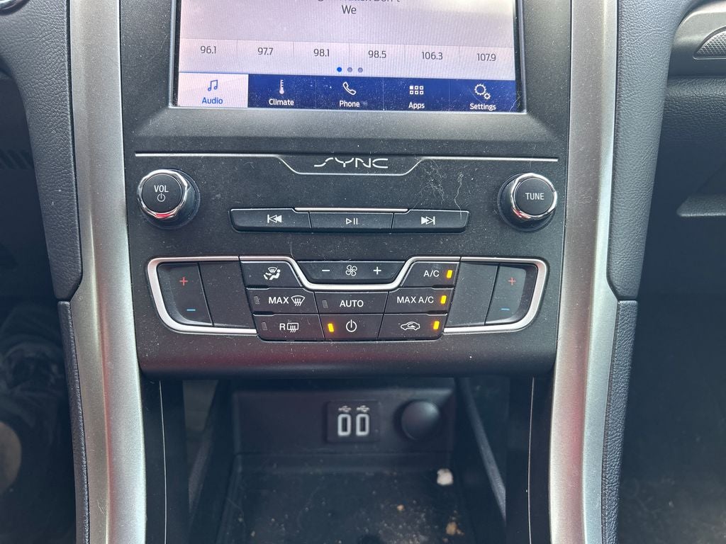 2020 Ford Fusion SE
