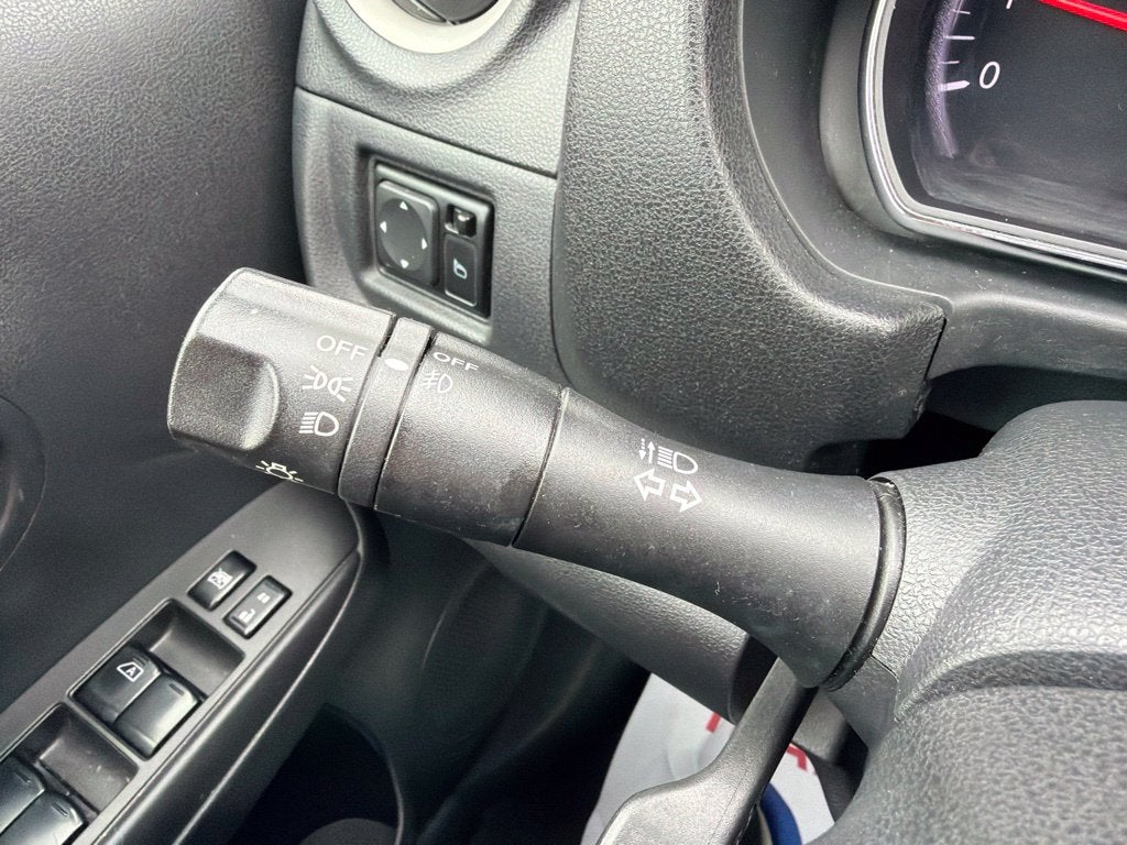 2012 Nissan Versa 1.6 SL