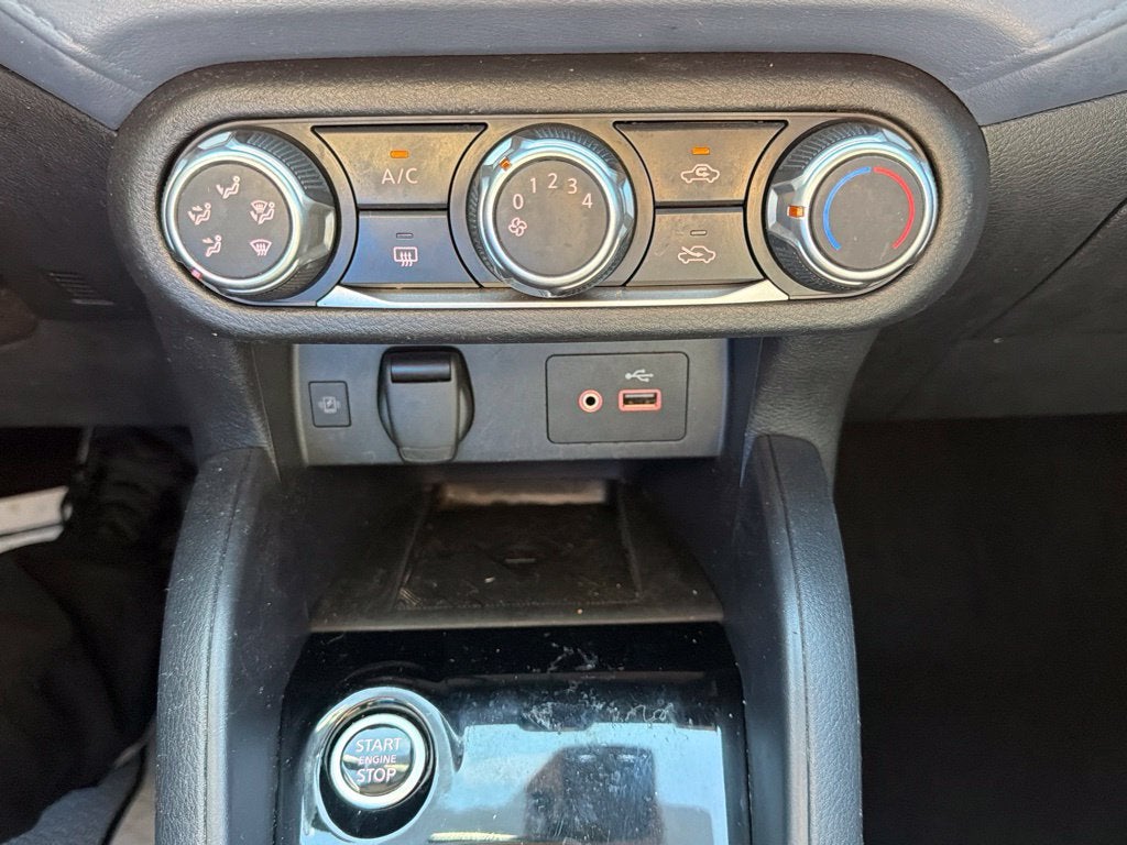 2024 Nissan Versa 1.6 SV