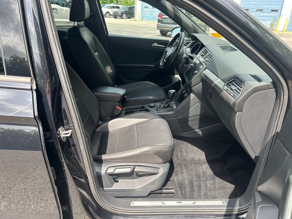 2021 Volkswagen Tiguan 2.0T SE R-Line Black