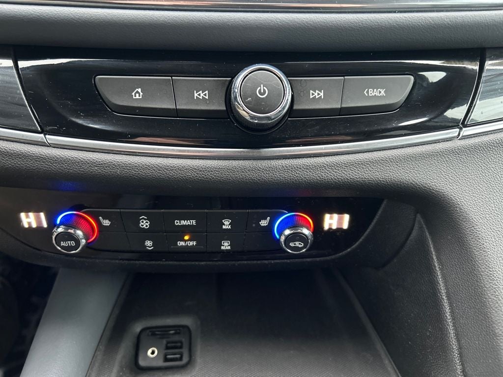 2020 Buick Enclave Essence