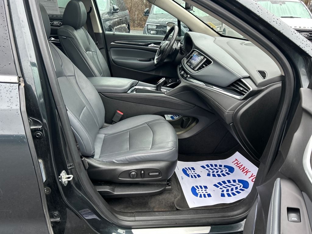 2020 Buick Enclave Essence