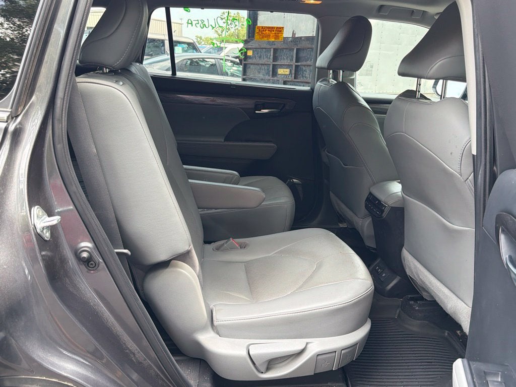 2021 Toyota Highlander Platinum
