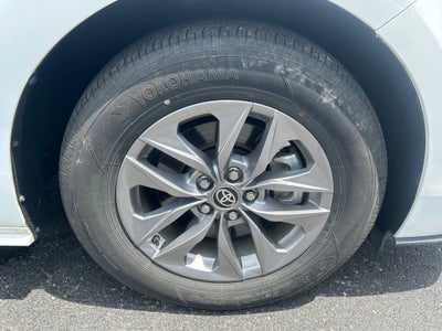 2025 Toyota Sienna LE 8 Passenger