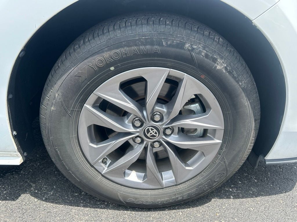 2025 Toyota Sienna LE 8 Passenger