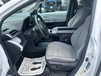 2025 Toyota Sienna LE 8 Passenger