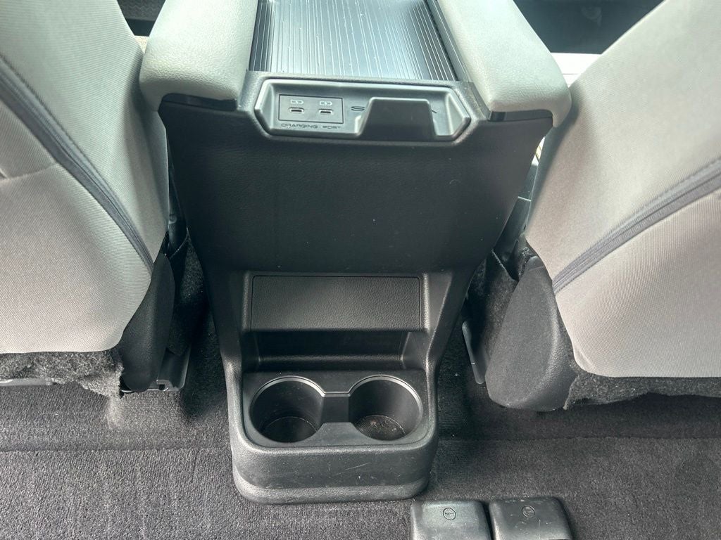 2025 Toyota Sienna LE 8 Passenger