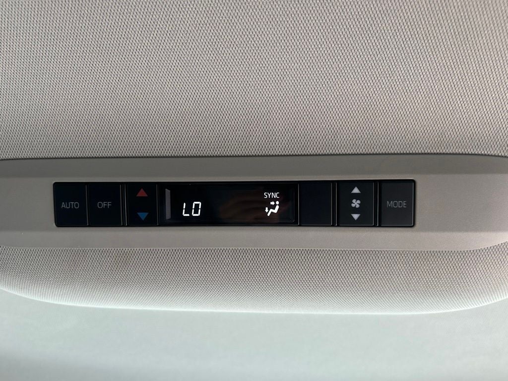 2025 Toyota Sienna LE 8 Passenger