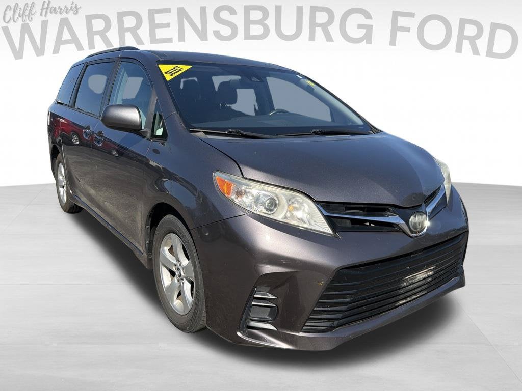2019 Toyota Sienna LE 8 Passenger