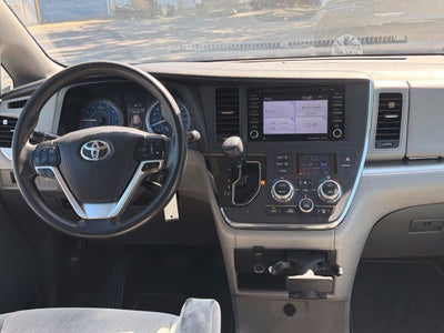 2019 Toyota Sienna LE 8 Passenger