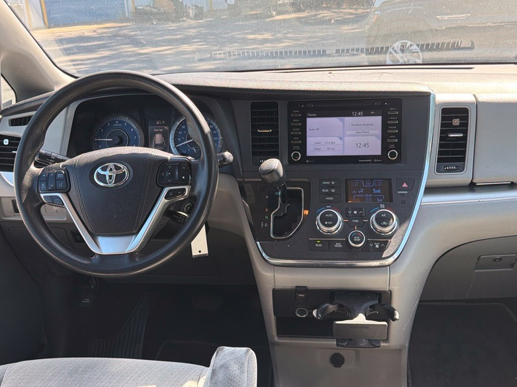 2019 Toyota Sienna LE 8 Passenger