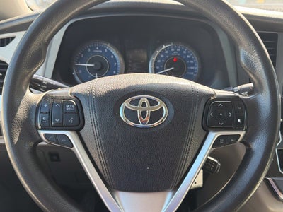 2019 Toyota Sienna LE 8 Passenger