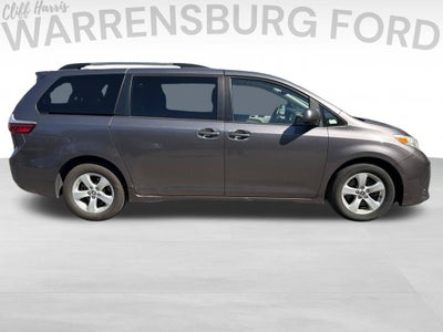2019 Toyota Sienna LE 8 Passenger
