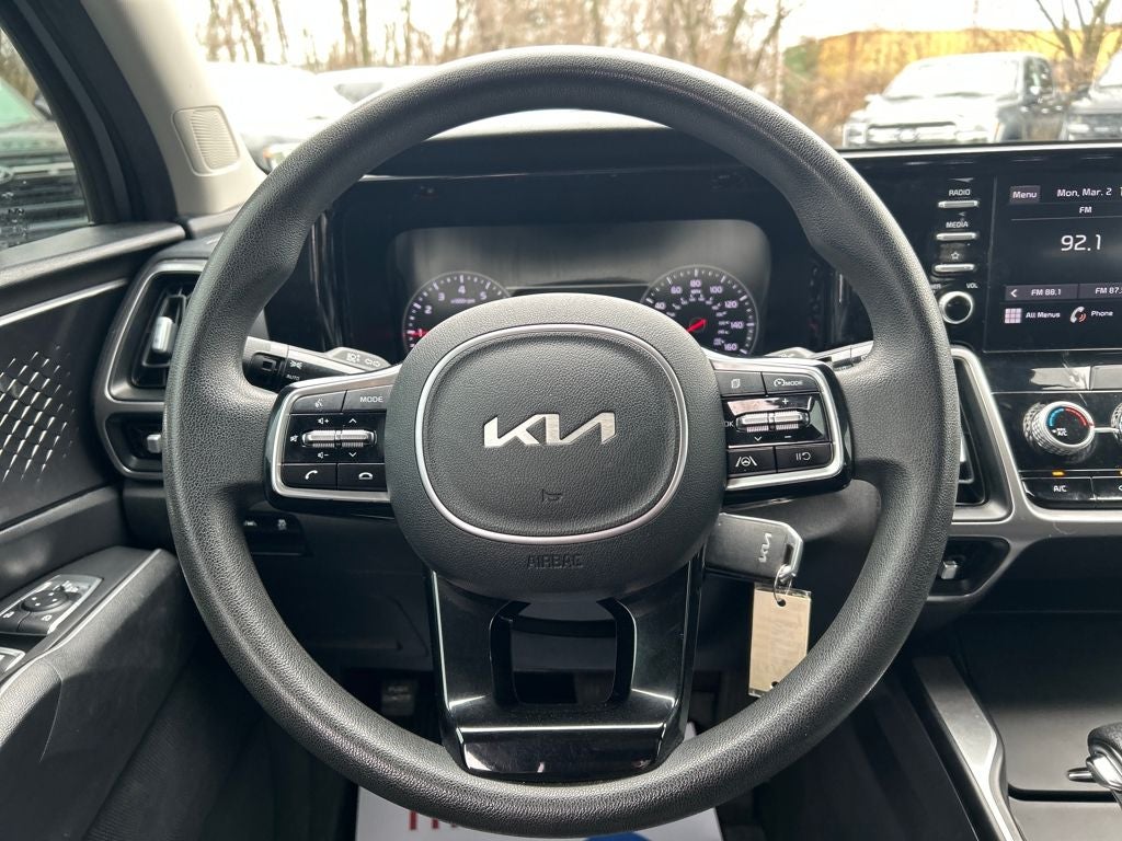 2022 Kia Sorento LX