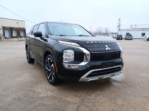 2022 Mitsubishi Outlander Base