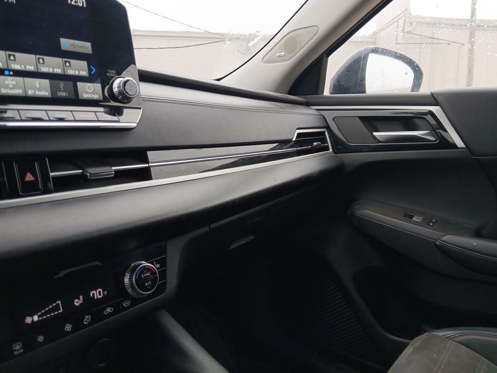 2022 Mitsubishi Outlander Base