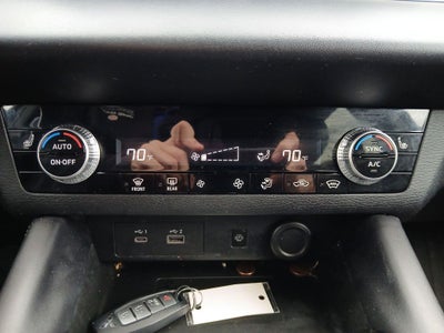 2022 Mitsubishi Outlander Base